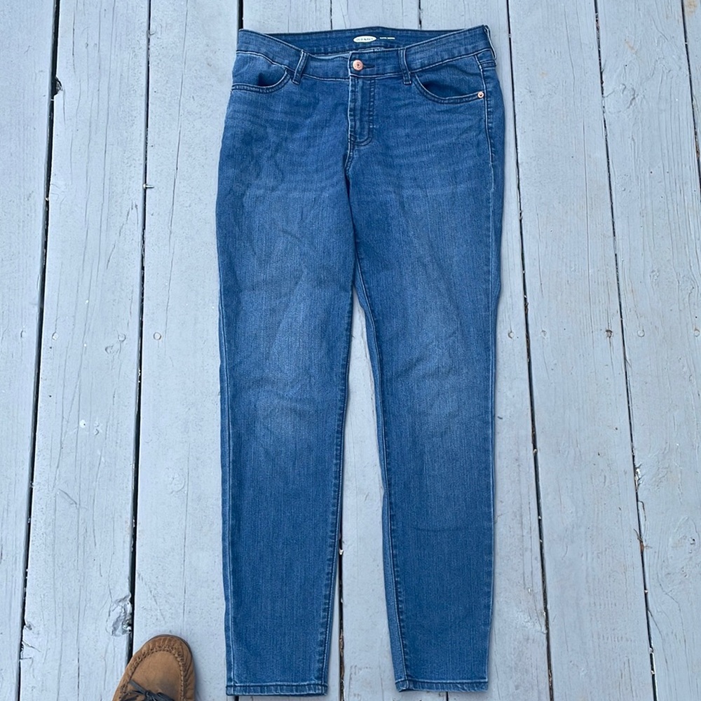Super Skinny blue jeans, lightly worn and no damage